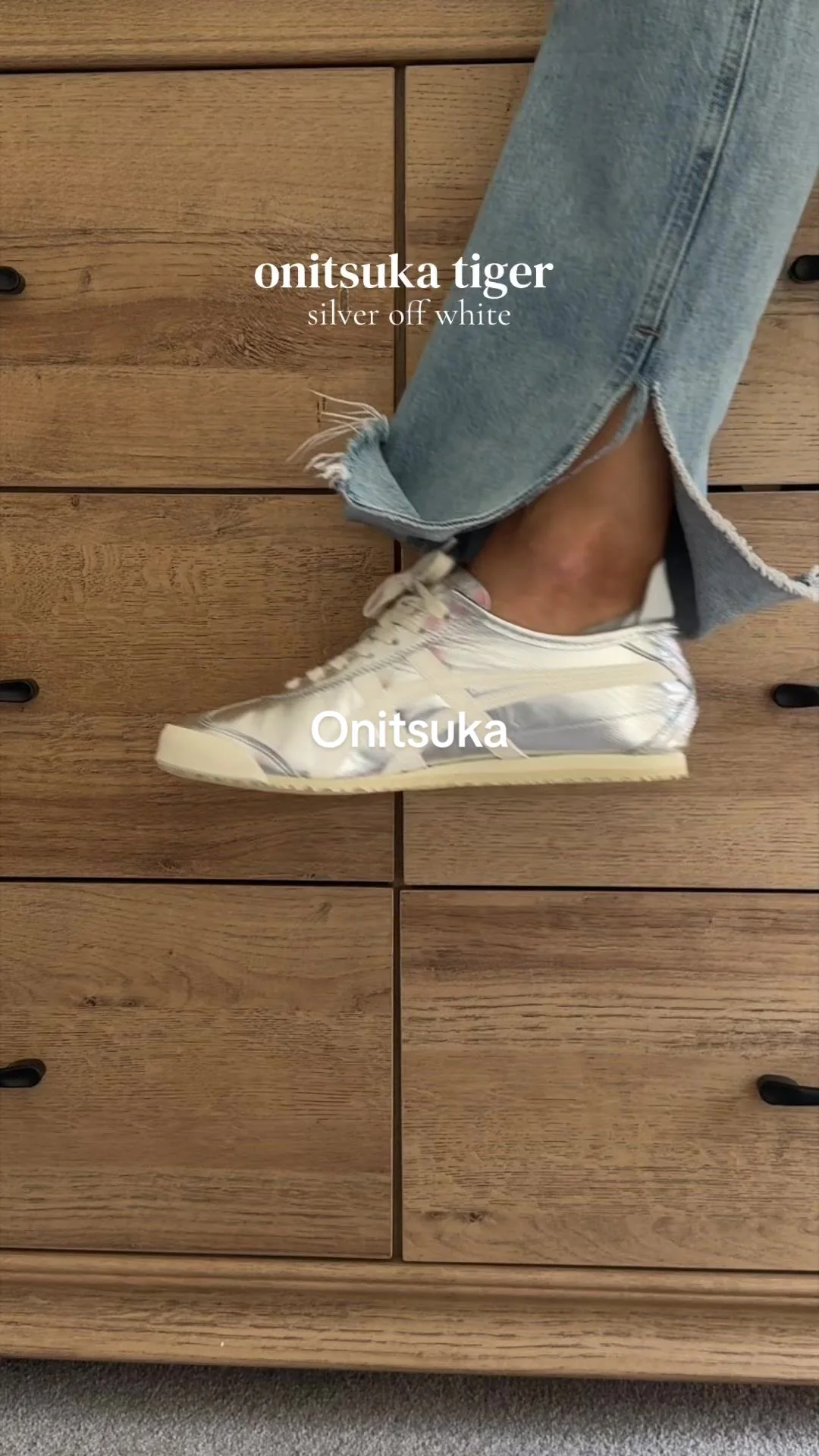 Silver off-white Onitsuka Tiger Mexico 66 worn by Yul Day